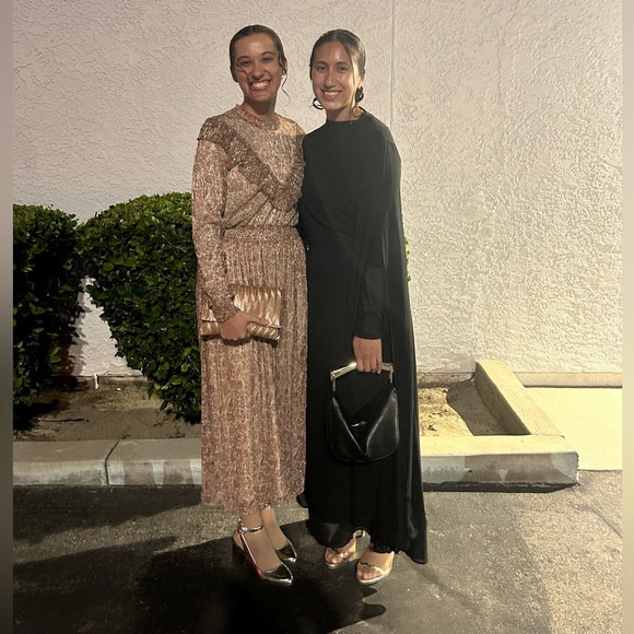 Meet your Posher, Caitlin - Picture 6 of 12